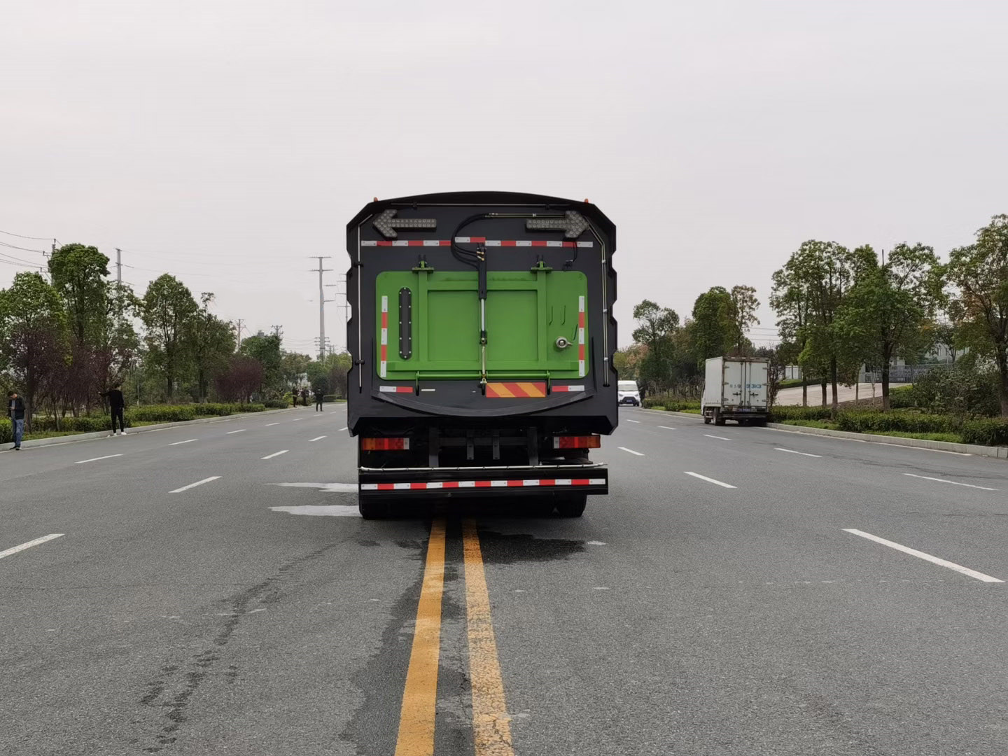 Dongfeng Heavy Duty 6*4 Road Washing Sweeper Truck Street Cleaning Machine Intelligent Truck