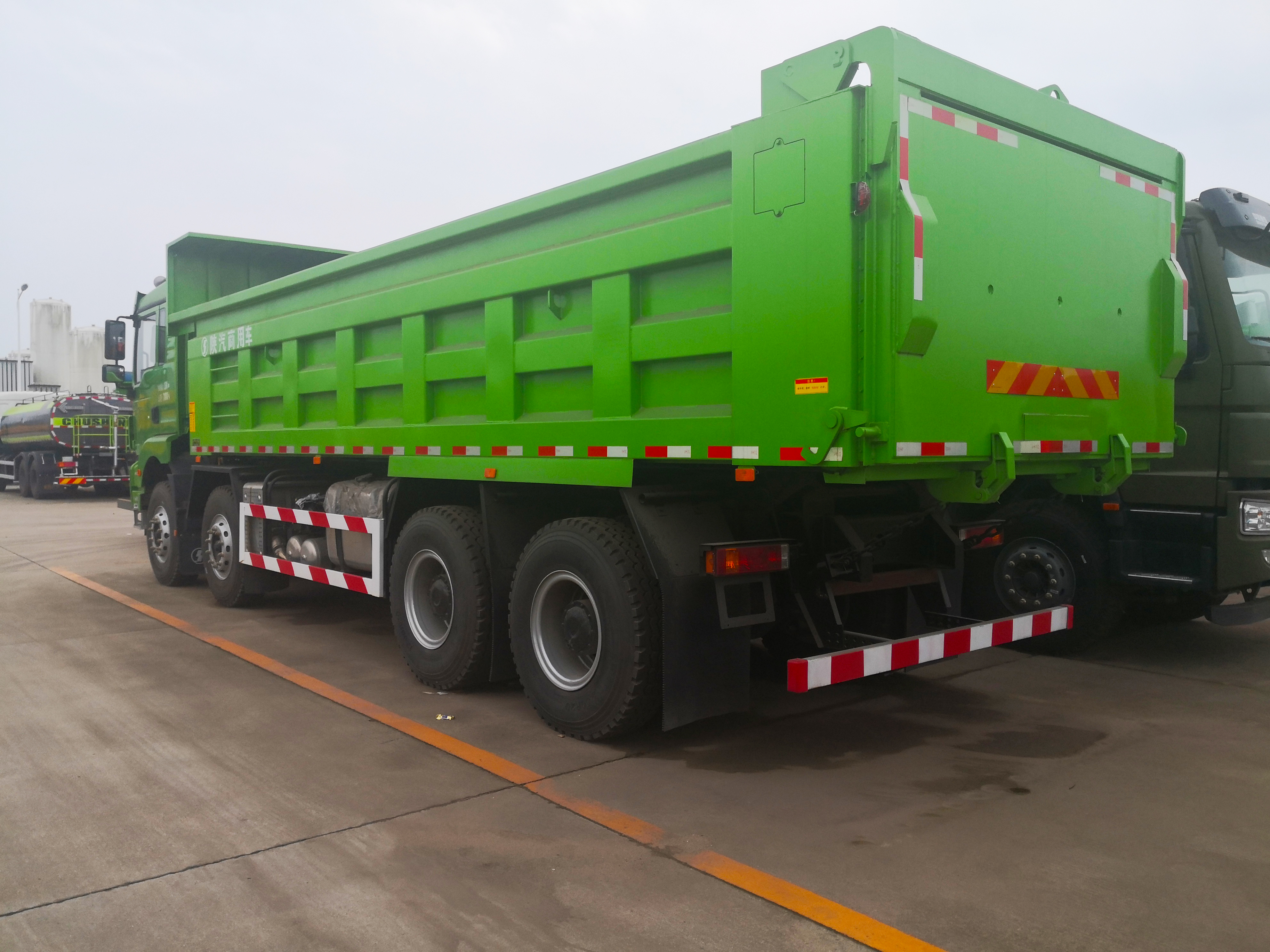 Shacman 8X4 Mining Mine Tipper Dump Truck 60Ton Customized New Brand