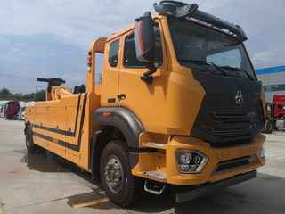 Heavy Duty Road Recovery Wrecker Tow Truck with Crane One-to-one Multipurpose Platform Carrier Sinotruck